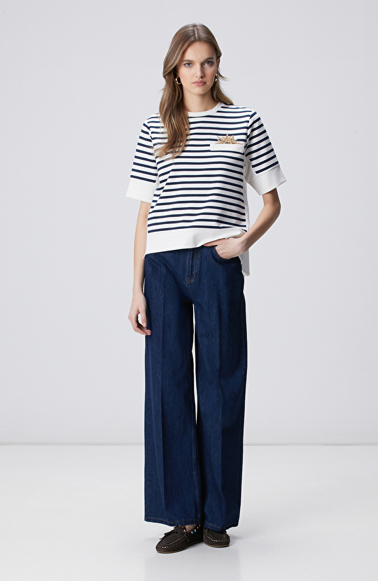 Beyaz Lacivert Dokuma Garni Detaylı Sweatshirt