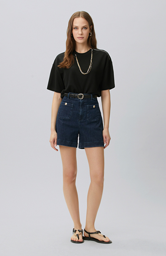 Black Collar Chain Detailed T-shirt