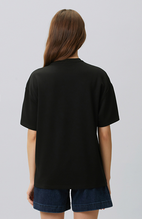 Black Collar Chain Detailed T-shirt