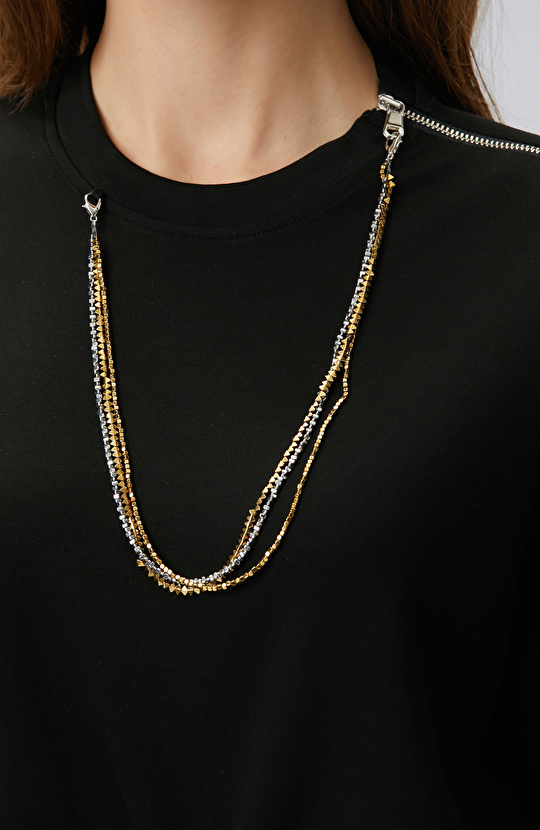 Black Collar Chain Detailed T-shirt