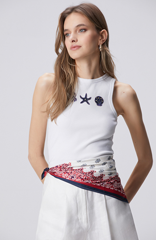 Beyaz Aksesuar Detaylı Örme Atlet