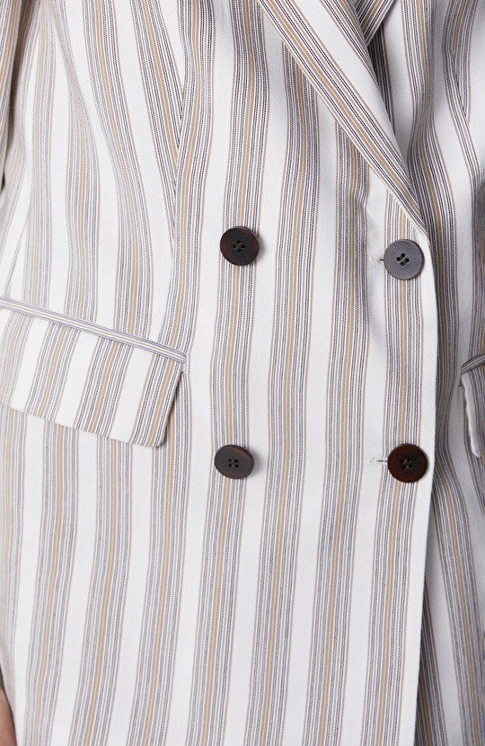 Kırık Beyaz Çizgili Ceket