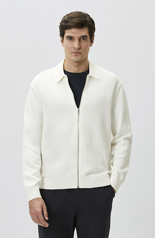 Kırık Beyaz Triko Hırka