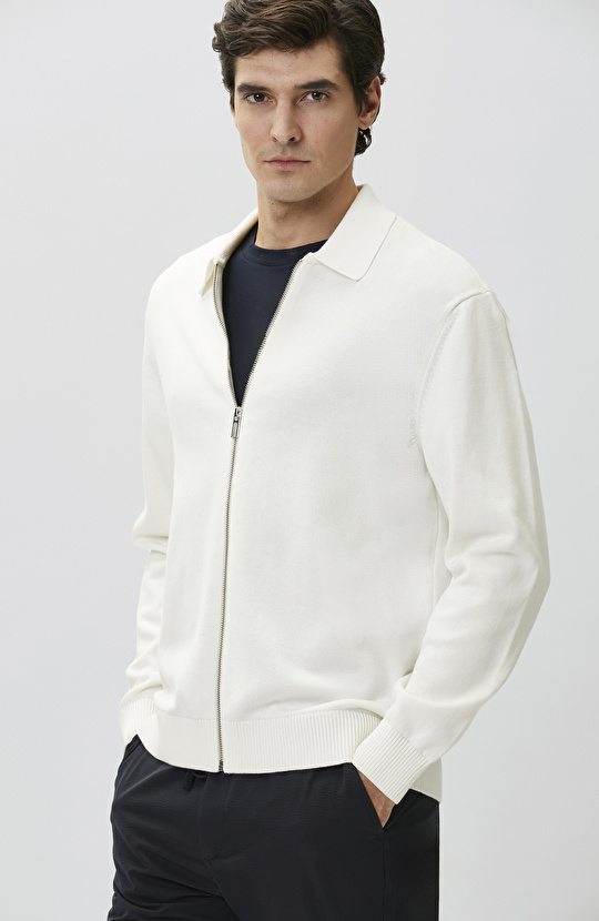 Kırık Beyaz Triko Hırka