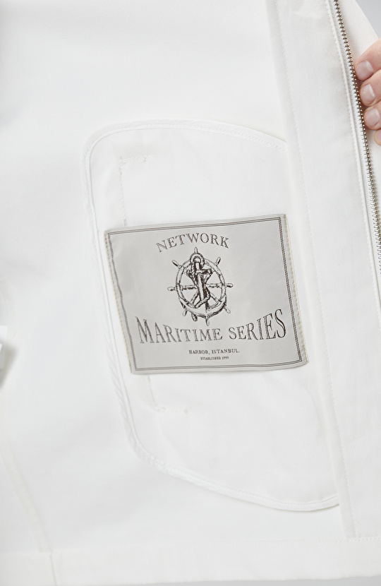 Kırık Beyaz Kapüşon Yaka Denizci Mont