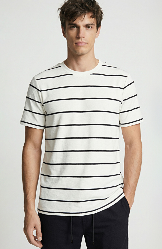 Beyaz Siyah Çizgili T-shirt