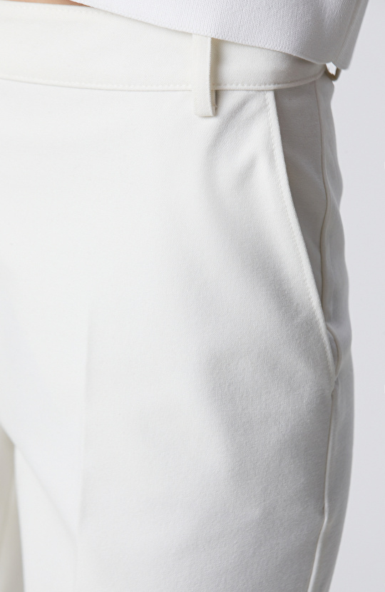 Kırık Beyaz Pantolon