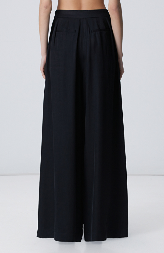 Siyah Pile Detaylı Keten Karışımlı Pantolon