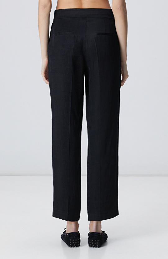 Siyah Keten Karışımlı Kapaklı Cepli Pantolon