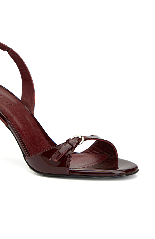 Bordo Toka Detaylı Kadın Deri Parlak Sandalet