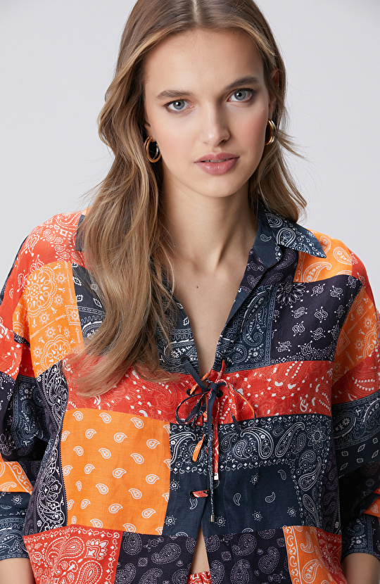 Lacivert Kırmızı Desenli Keten Bluz