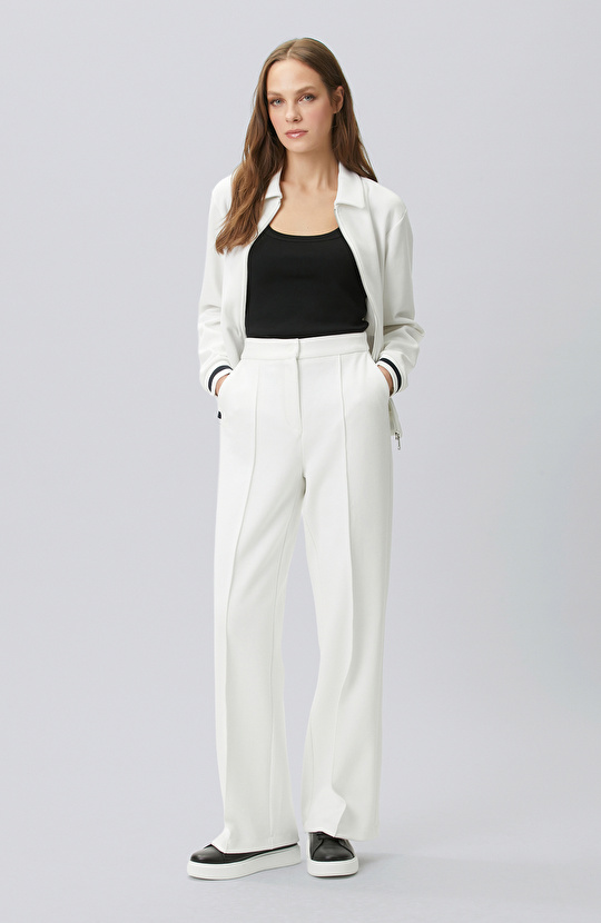 Kırık Beyaz Nervür Detaylı Eşofman