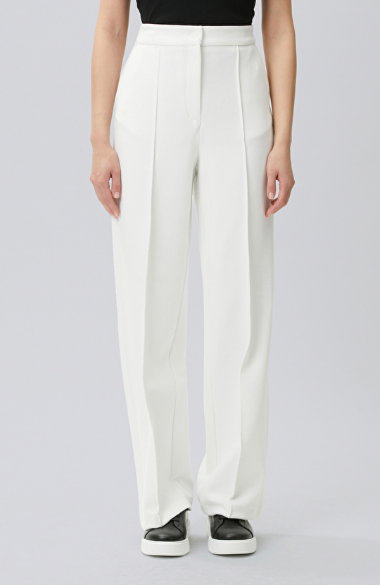 Kırık Beyaz Nervür Detaylı Eşofman