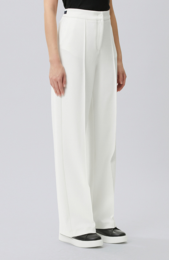 Kırık Beyaz Nervür Detaylı Eşofman