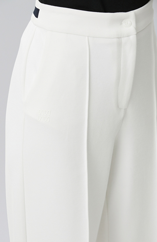 Kırık Beyaz Nervür Detaylı Eşofman