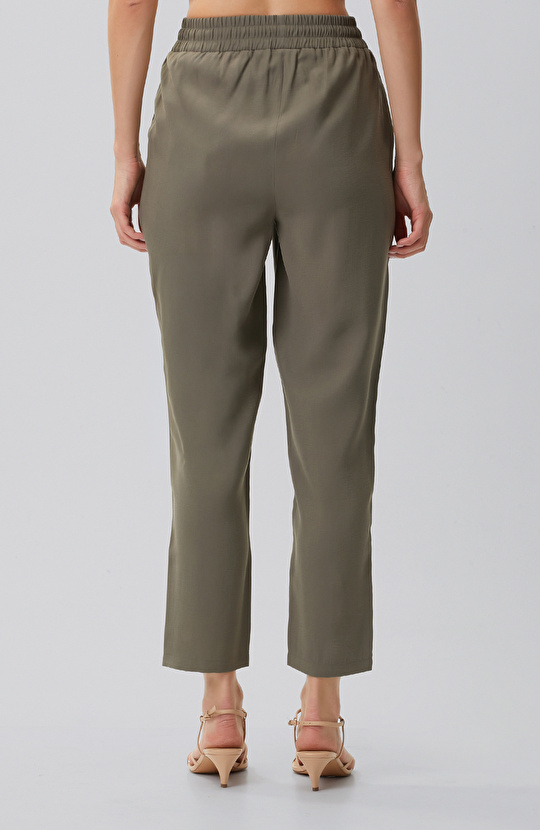 Haki Diyagonal Desenli Basic Pantolon