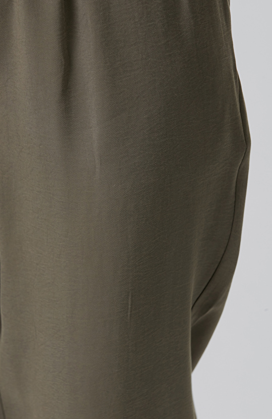 Haki Diyagonal Desenli Basic Pantolon