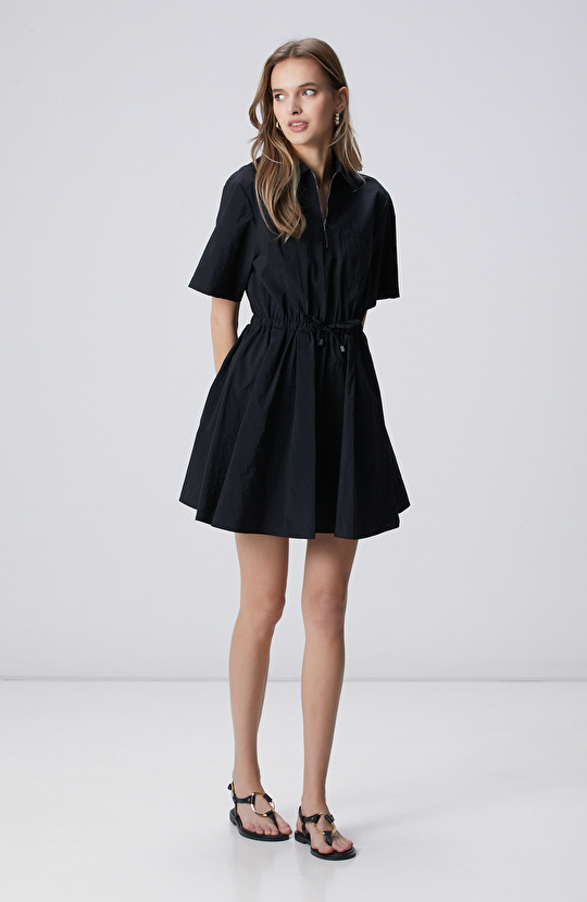 Siyah Büzgülü Kısa Kol Fermuar Yaka Mini Elbise