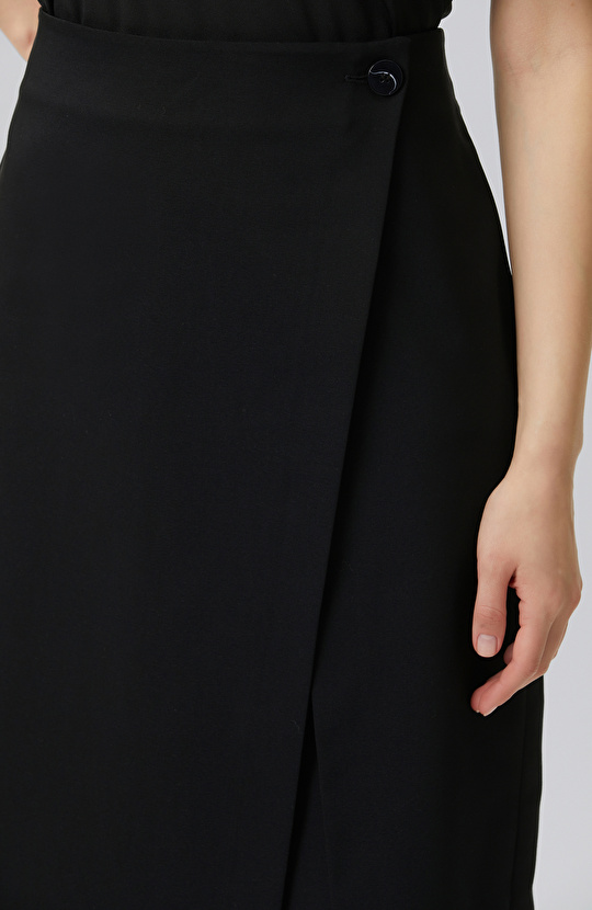 Black Double Breasted Closure Below the Knee Length Skirt