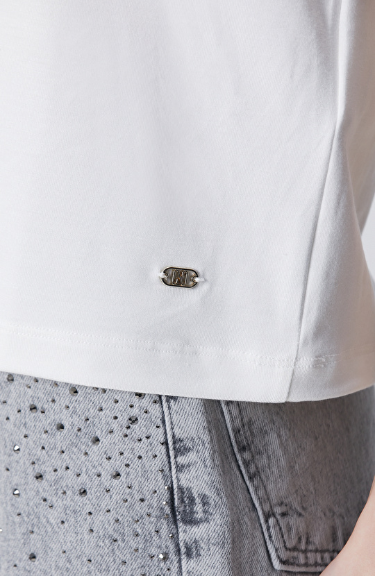 Kırık Beyaz Kol Katlama Detaylı Basic T-shirt