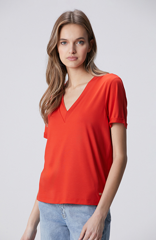 Kırmızı Kol Katlama Detaylı Basic T-shirt