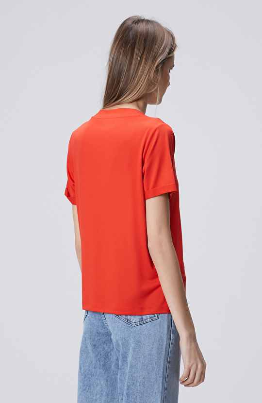 Kırmızı Kol Katlama Detaylı Basic T-shirt