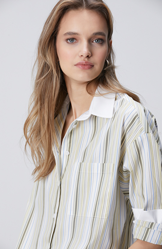 Çok Renkli Çizgili Gömlek