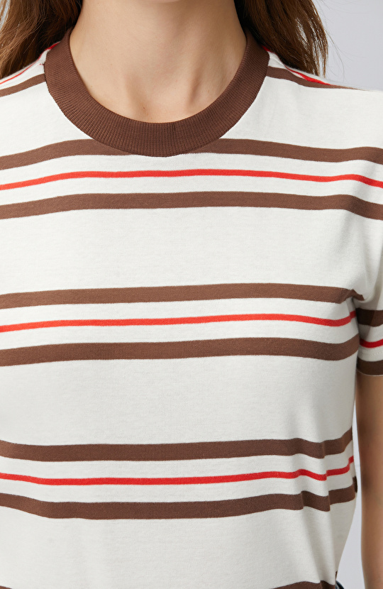 Çok Renkli Çizgili T-shirt