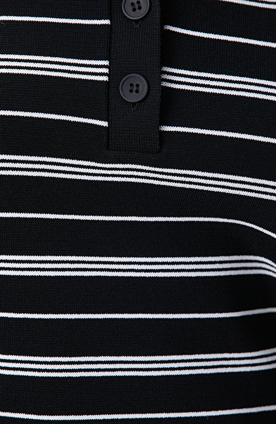 Siyah Beyaz Çizgili Kazak