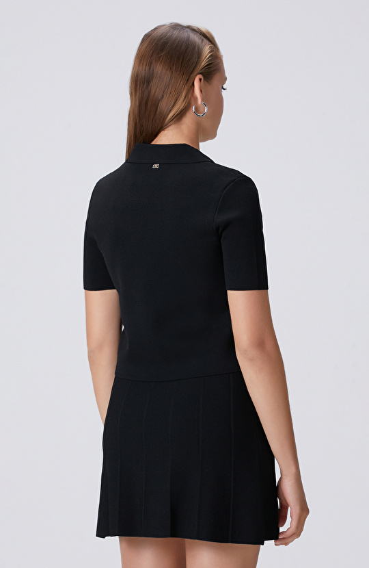 Siyah Metal Düğmeli Cepli Triko Ceket