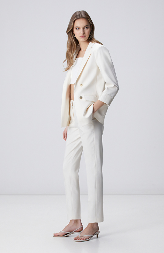 Kırık Beyaz Desenli Astar Detaylı Ceket