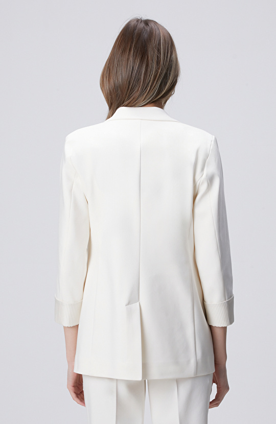 Kırık Beyaz Desenli Astar Detaylı Ceket