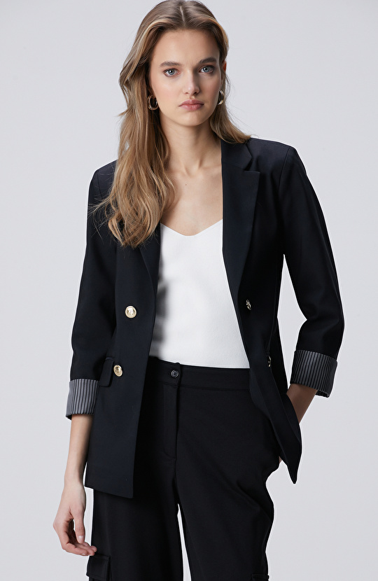 Siyah Açık Kruvaze Kol Ucu Desenli Astarlı Ceket