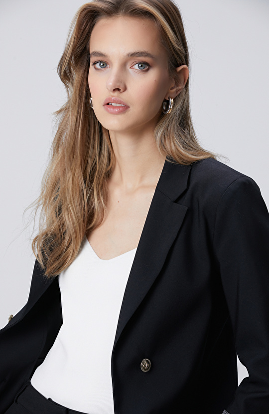 Siyah Açık Kruvaze Kol Ucu Desenli Astarlı Ceket