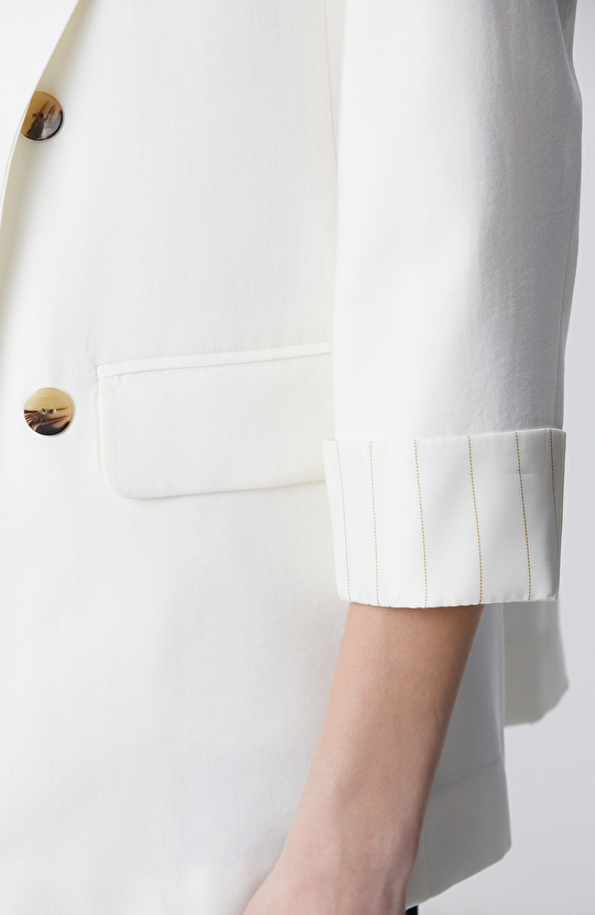 Beyaz Açık Kruvaze Kol Ucu Desenli Astarlı Ceket