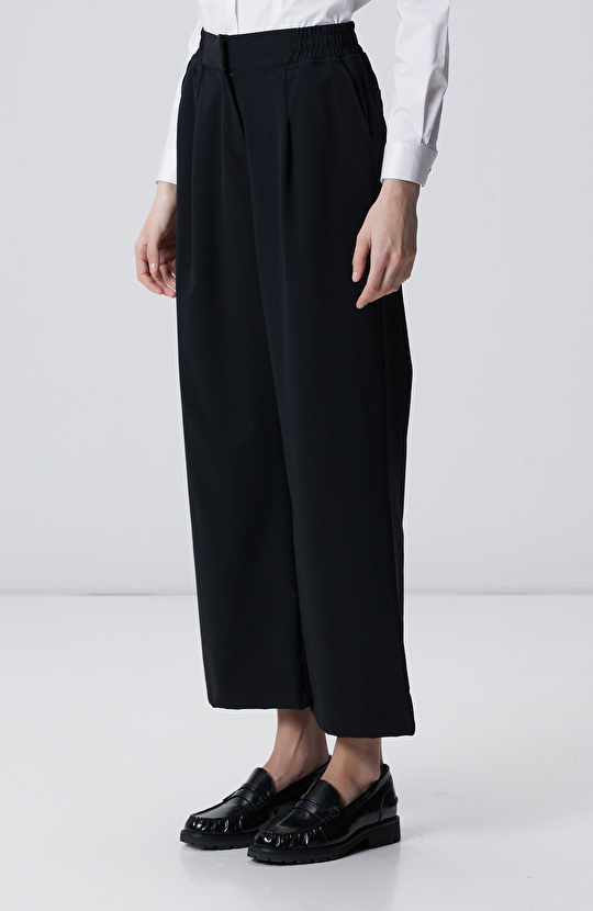 Siyah Geniş Paça Beli Lastikli Pantolon