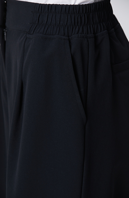 Siyah Geniş Paça Beli Lastikli Pantolon