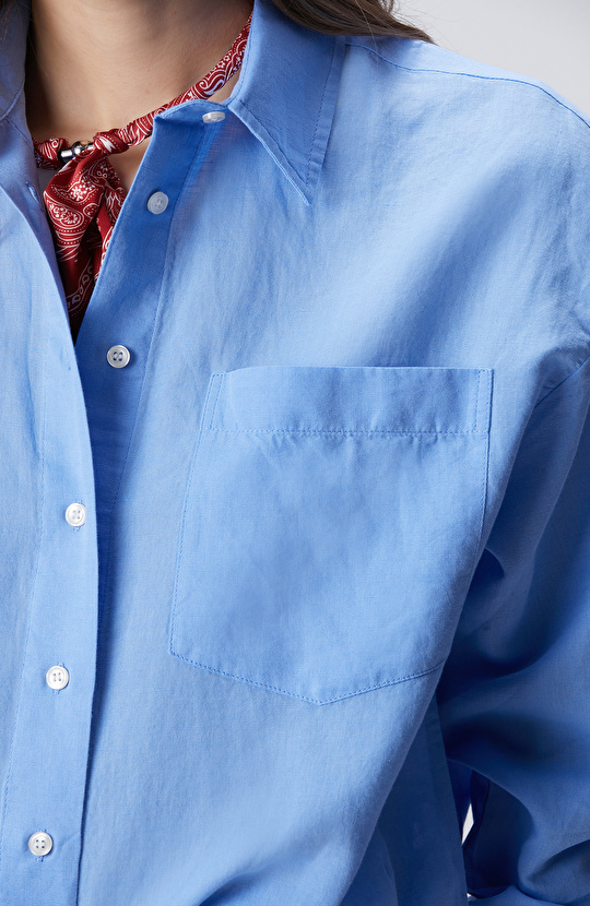 Mavi Cep Detaylı Basic Keten Karışımlı Gömlek
