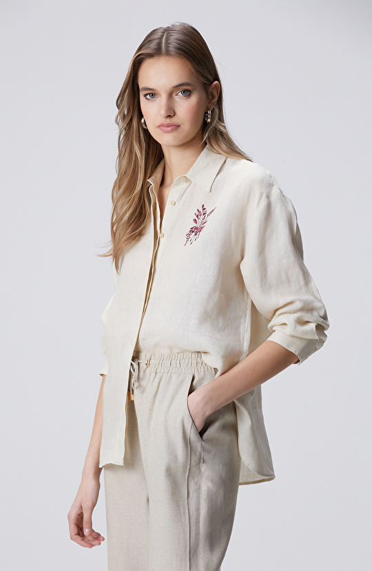 Bej Göğüs Nakış Detaylı Keten Gömlek