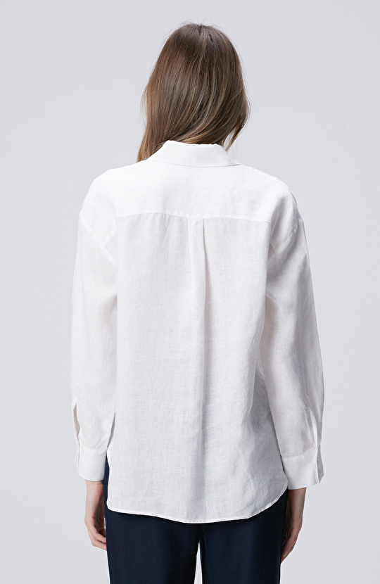 Beyaz Göğüs Nakış Detaylı Keten Gömlek
