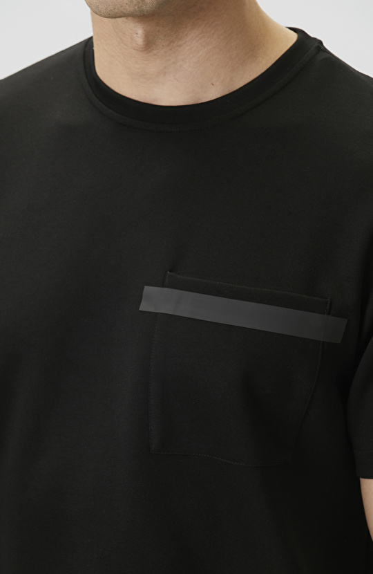 Siyah Baskı Detaylı T-shirt