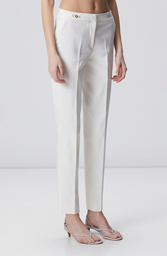 Kırık Beyaz Beli Metal Aksesuarlı Basic Pantolon