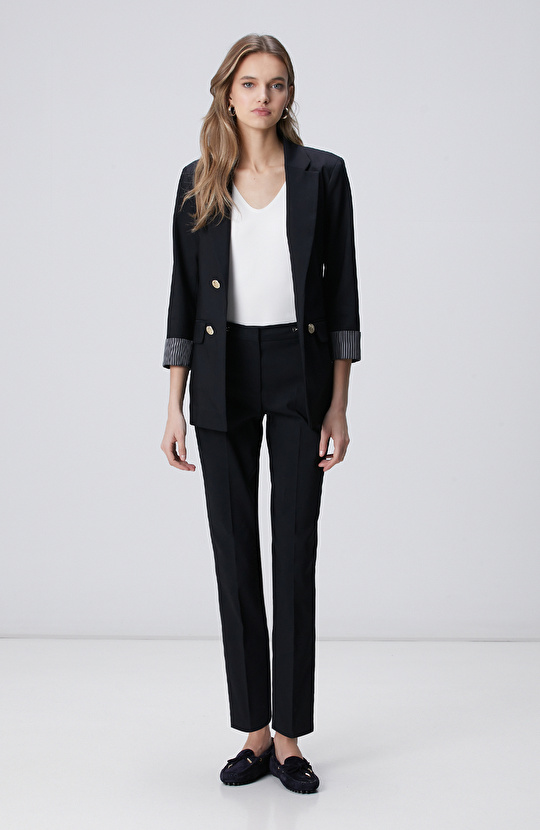 Siyah Dar Paça Beli Metal Aksesuarlı Pantolon