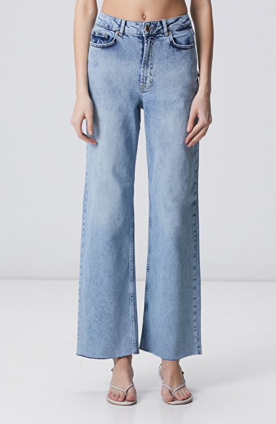 Açık Mavi Wide Leg Kesik Paça Denim Pantolon