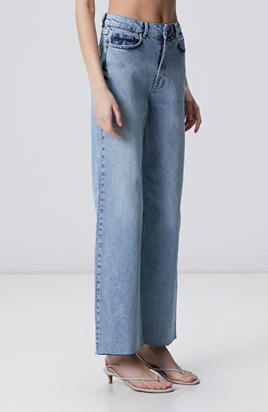 Açık Mavi Wide Leg Kesik Paça Denim Pantolon
