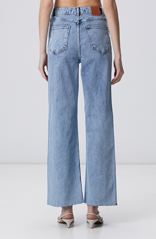 Açık Mavi Wide Leg Kesik Paça Denim Pantolon