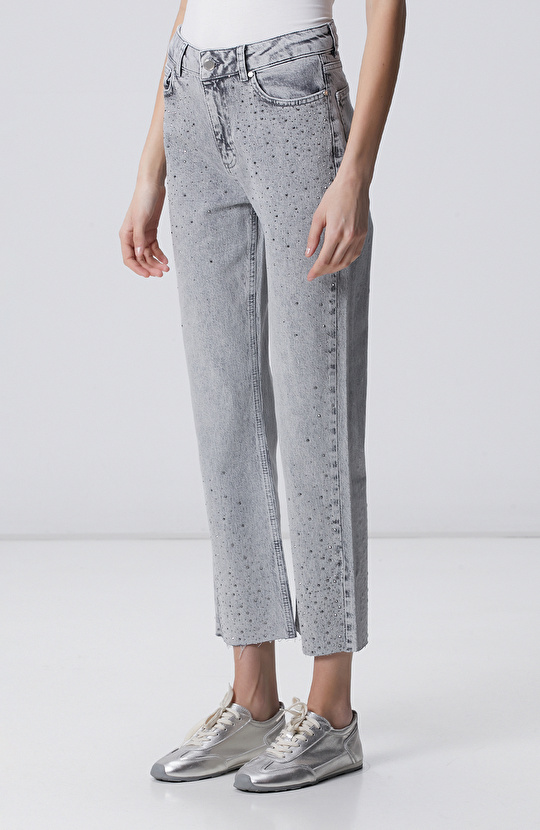 Açık Gri Kesik Paça Taş Baskılı Denim Pantolon
