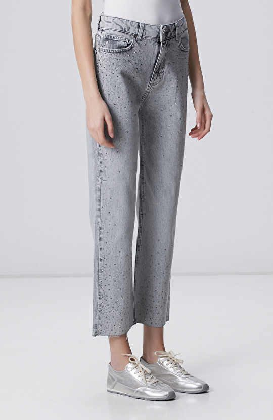 Açık Gri Kesik Paça Taş Baskılı Denim Pantolon