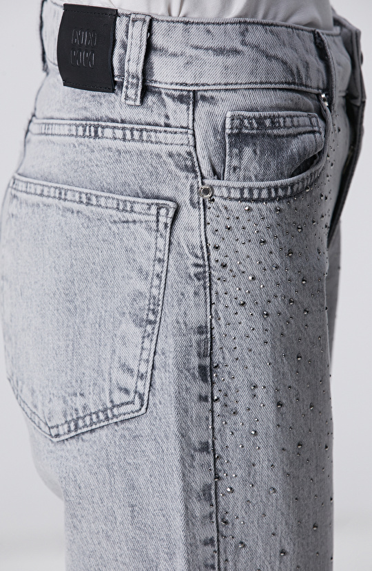 Açık Gri Kesik Paça Taş Baskılı Denim Pantolon