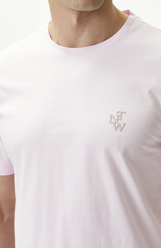 Comfort Fit Pembe Göğüs Baskı Detaylı T-shirt